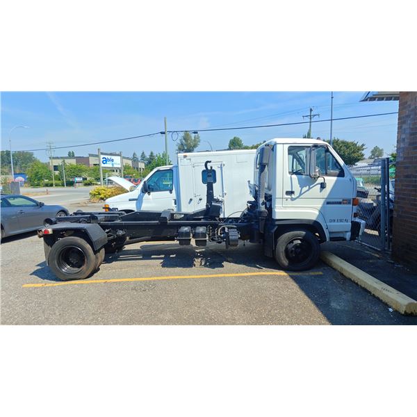 1994 GMC FORWARD W5, 2DR UTILITY WITH ROLL-OFF, WHITE, VIN J8DE5B1U5R3001451,