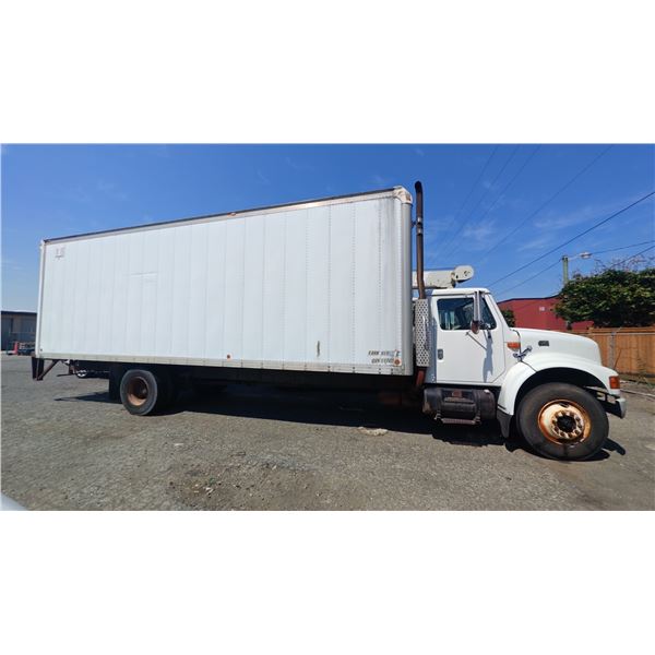 1999 INTERNATIONAL 4700 T444E, 2DR COMMERCIAL CARGO, WHITE, VIN 1HTSCABP4XH667409,
