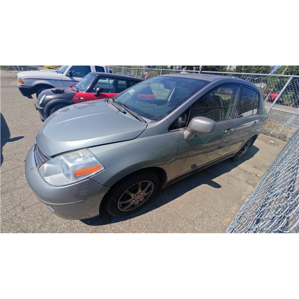 2007 NISSAN VERSA S, 4DR HATCHBACK, GREY, VIN 3N1BC11E07L438730,