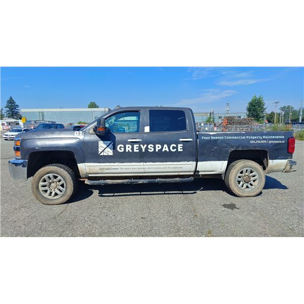 2016 CHEVROLET SILVERADO HD 4X4, 4DR EXT CAB, WHITE, VIN 1GC4KZEGXGF255574,