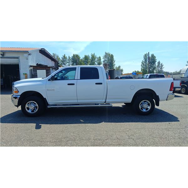 2011 DODGE/RAM 3500, CREW CAB P/U, LONG BOX, WHITE, VIN 3D73Y3CL9BG611940,