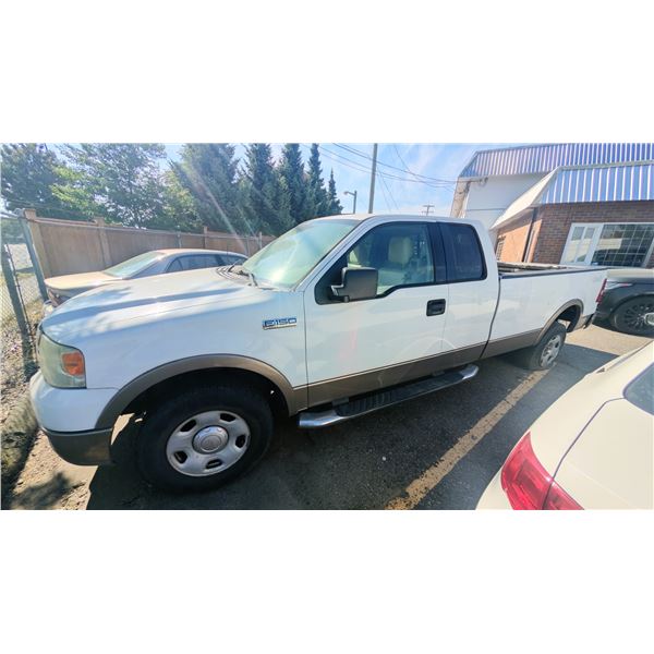 2004 FORD F150, LARIAT, 2DR CREW CAB, WHITE, VIN 1FTVX14554NA48048,