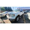 Image 2 : 2004 FORD F150, LARIAT, 2DR CREW CAB, WHITE, VIN 1FTVX14554NA48048,