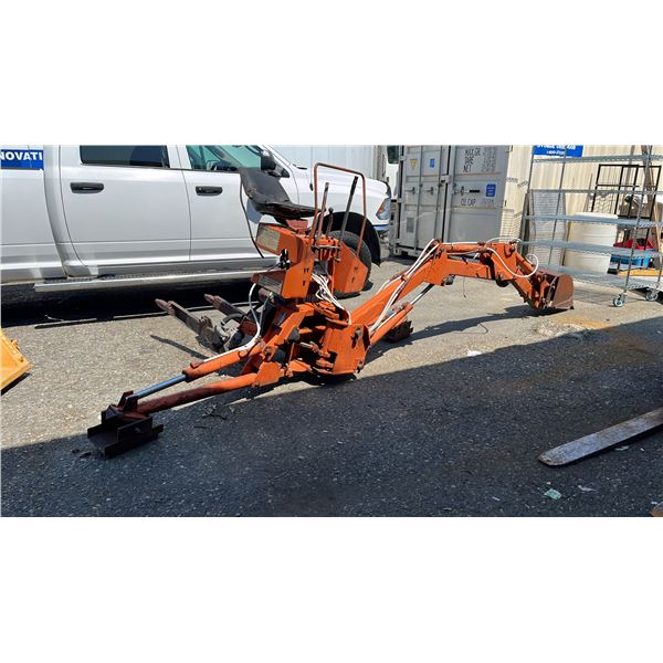 KUBOTA TRACTOR LOADER BACKHOE EOW125