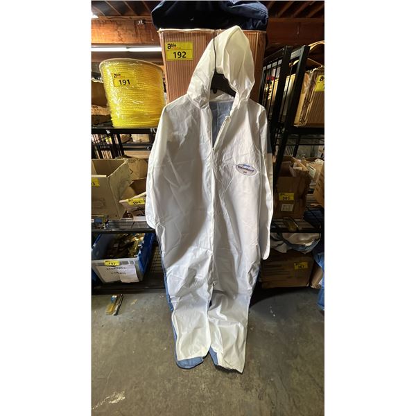 BOX OF *NEW* KLEENGUARD A40 DISPOSABLE COVERALLS: SIZE 4XL