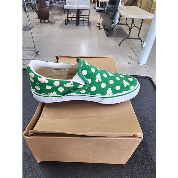 *NEW IN BOX* PAIR OF DISNEY SIZE 37 GREEN WITH CREAM POLKA DOTS "IT'S MICKEY" SNEAKERS