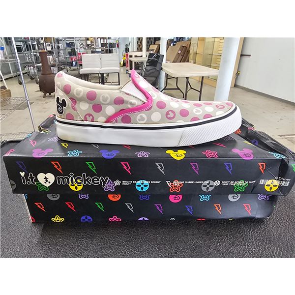 *NEW IN BOX* PAIR OF DISNEY SIZE 37 GREY W/ PINK & WHITE POLKA DOTS  IT'S MICKEY  SNEAKERS