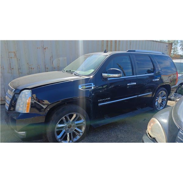 2010 CADILLAC ESCALADE PLATINUM HYBRID, 4DR SUV, BLACK, VIN 1GYUKFEJ6AR214000,