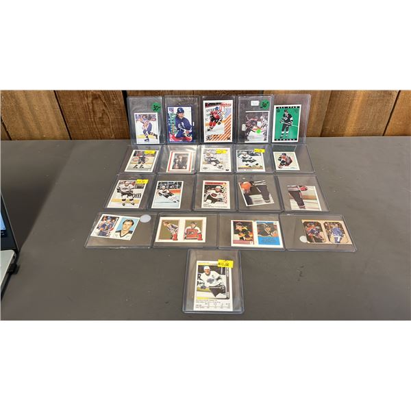 (20) ASSORTED WAYNE GRETZKY HOCKEY CARDS