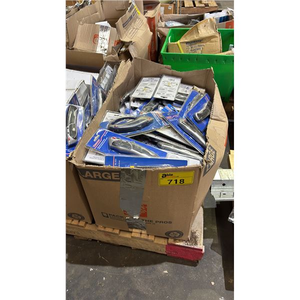BOX OF ASSORTED *NEW* WESTWARD UTILITY KNIVES