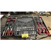 Image 1 : CRESCENT 180-PIECE PROFESSIONAL TOOL SET