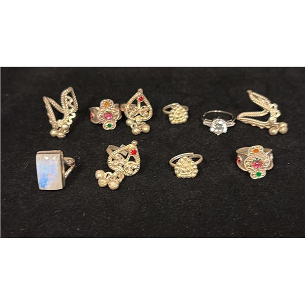 TEN SILVER LADIES RINGS WITH ASSORTED SETTINGS (35G)