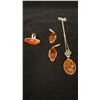 Image 2 : TWO SILVER LADIES RINGS, PAIR SILVER EARRINGS, SILVER CHAIN (18") ALL WITH BROWN AMBER SETTINGS (40.