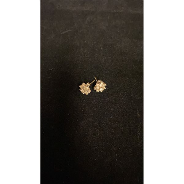 PAIR APPROX 14K CLUSTER EARRINGS SET WITH DIAMONDS (.015-.06 CT) (1.9G)