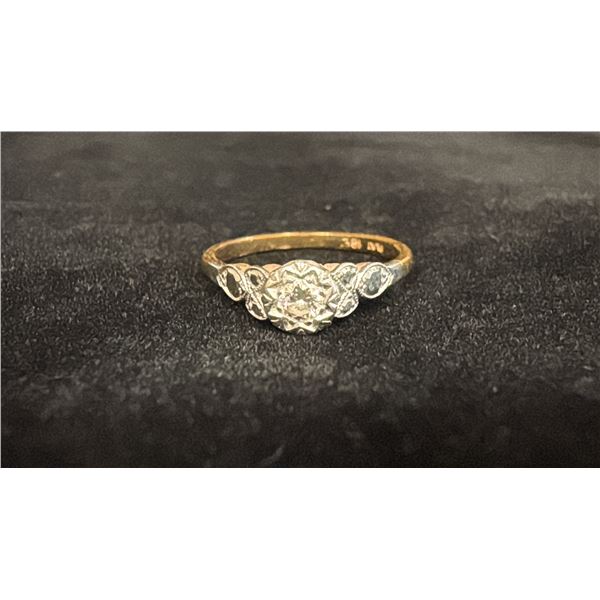 APPROX 18K & PLATINUM LADIES ENGAGEMENT RING SET WITH DIAMOND (.17CT) (2.3G)
