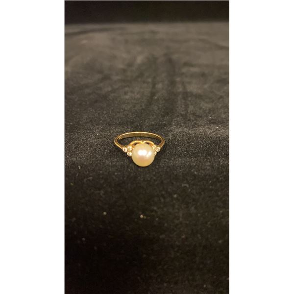APPROX 14K LADIES RING SET WITH PEARL & DIAMONDS (.015 CT) (4.1G)