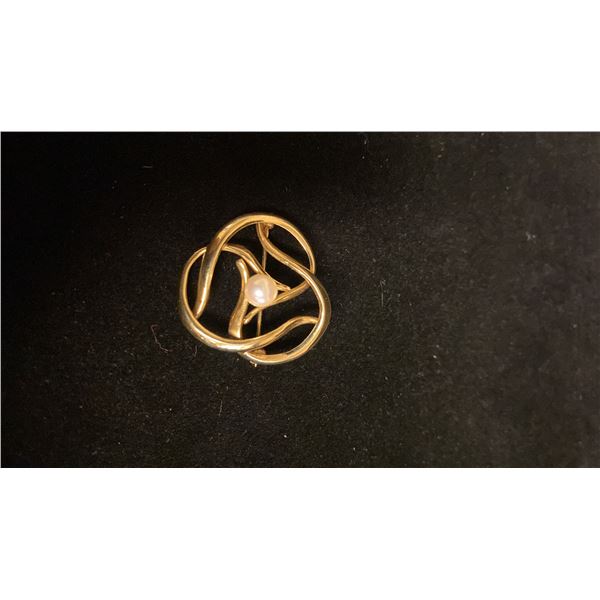 APPROX 14K BROOCH SET WITH PEARL (5.1G)