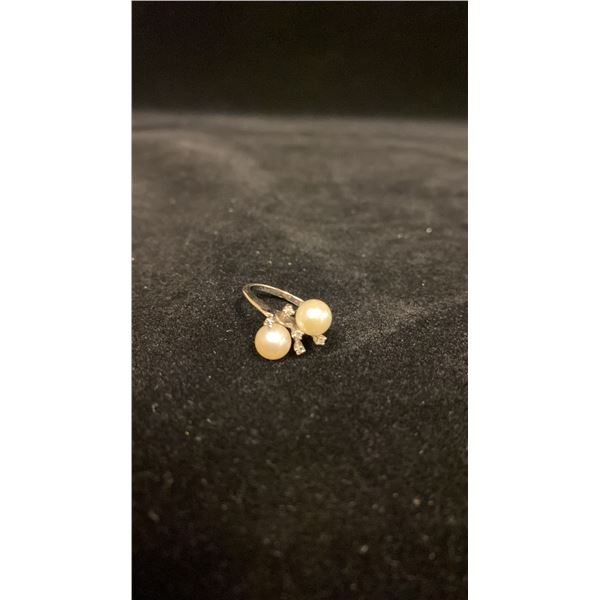 APPROX 14K LADIES RING SET WITH PEARLS & DIAMONDS (2.8G)