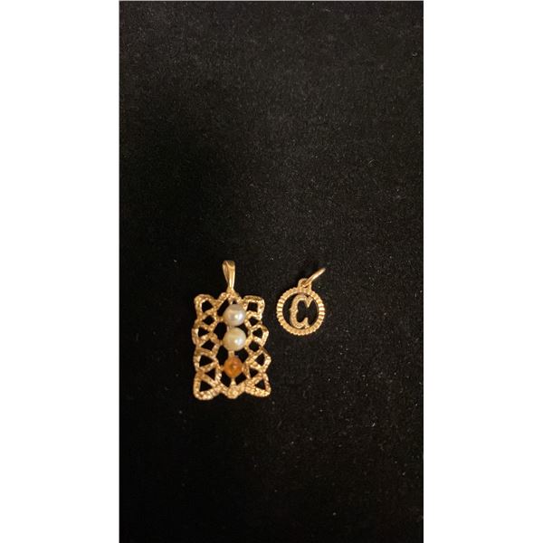 APPROX 10K CHARM & APPROX 14K PENDANT SET WITH PEARLS (1.9G)