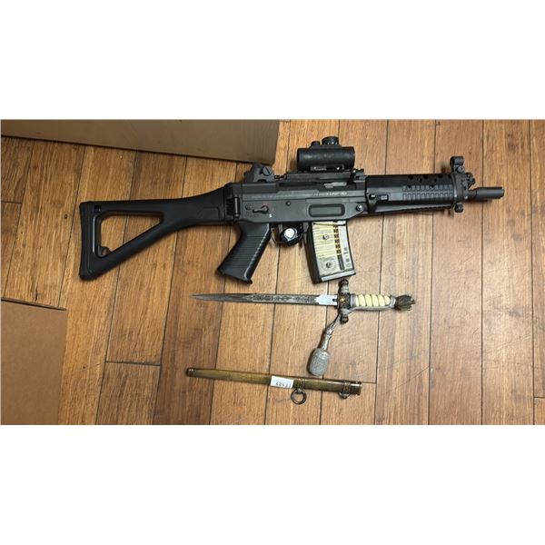 TOKYO MARUI SIG 552 AIRSOFT ELECTRIC RIFLE