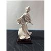 Image 3 : Giuseppe Armani Porcelain Figurine