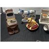 Image 3 : Porcelain Figures, Pocket Knife, Key Chains