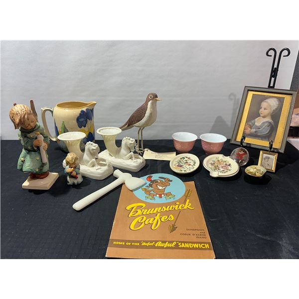 Decorative Collectibles Group