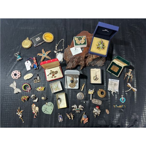 Jewelry and Compacts Lot