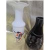 Image 4 : Three Art Glass Vases Assortment
