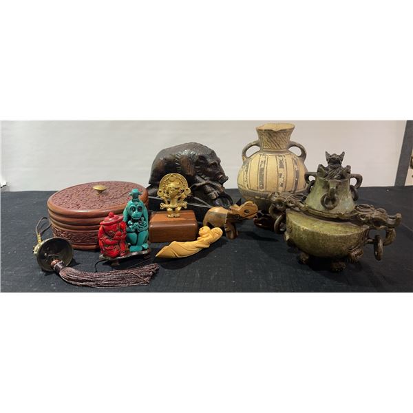 Decorative Objects and Figurines