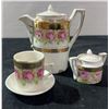Image 6 : Porcelain and Glass Collectibles Lot