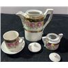Image 7 : Porcelain and Glass Collectibles Lot