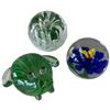 Image 2 : 3 Art Glass Paperweights