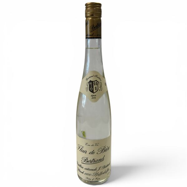 Fleur De Poire Bertrand 700ml 40% French Pear Eau-De-Vie - Traditional  Pear Brandy