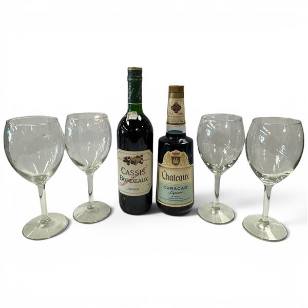 Cassis De Bordeaux 750ml 15% + Chateaux Curacao 750ml 24% - Classic French Cocktail Liqueurs