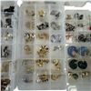 Image 3 : 100 Pairs of Quality Fashion Earrings Pierced Ears * 5 Containers - Excellent Condition - Approximat