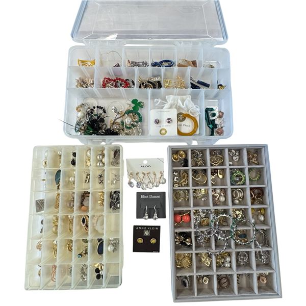 100 Pairs of Quality Fashion Earrings Pierced Ears * 1 Tray & 2 Containers - Excellent Condition - A