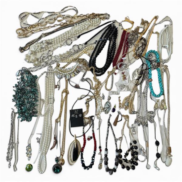 35 Good Quality Necklaces  - Majority are Like-New - Variety of Materials -2 Sorting Container - App