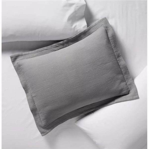 4 New King Size  L.L.Bean Matelassé Shams (Gray)- 100% Prewashed Cotton - Retail $74.95 each