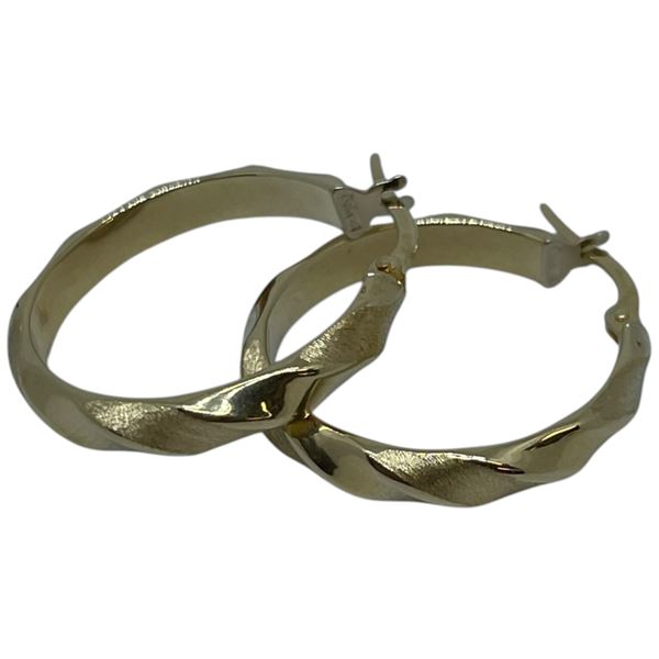 18KT Gold Hoop Earring - Stamped .750 - 3.5mm thick x 21mm diameter - Total weight: 2 grams