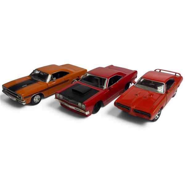 Jada 1969 Plymouth Hemi Road Runner, 1970 Plymouth GTX & Red Box 1969 GTO Judge 1:24/25 Diecast Cars