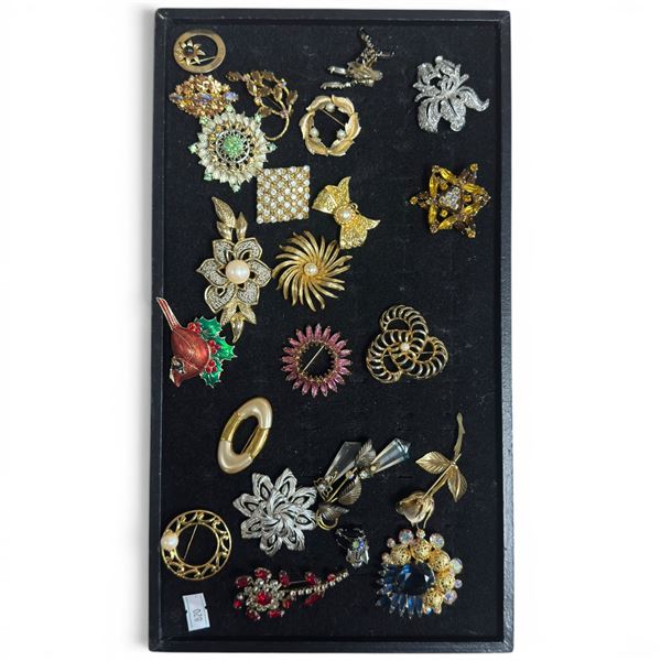22 Vintage Rhinestone, Crystal and Mixed Media Brooches - All stones intact - Display tray not inclu