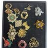 Image 3 : 22 Vintage Rhinestone, Crystal and Mixed Media Brooches - All stones intact - Display tray not inclu