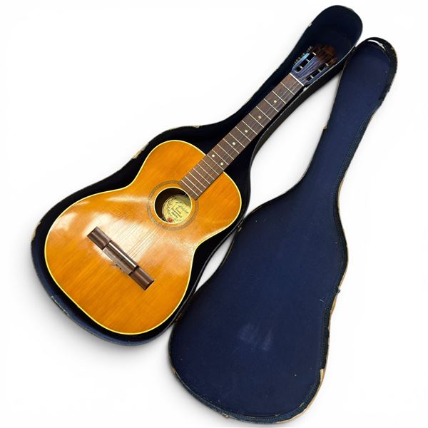 Espana Acoustic Guitar with Black Case