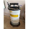 Image 2 : 2.5 Gal. Pneumatic/Manual Fluid Extractor
