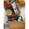Image 23 : Large Mixed Household and Book Lot