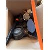 Image 9 : Large Mixed Household and Book Lot