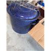 Image 9 : Kitchenware Appliances and Utensils