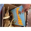 Image 10 : Lot: Books, Kitchenware, Media, Fabric