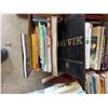 Image 13 : Lot: Books, Kitchenware, Media, Fabric
